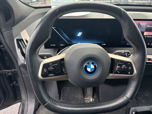 Used 2024 BMW iX xDrive50 w/ Premium Package AWD/4WD image 14