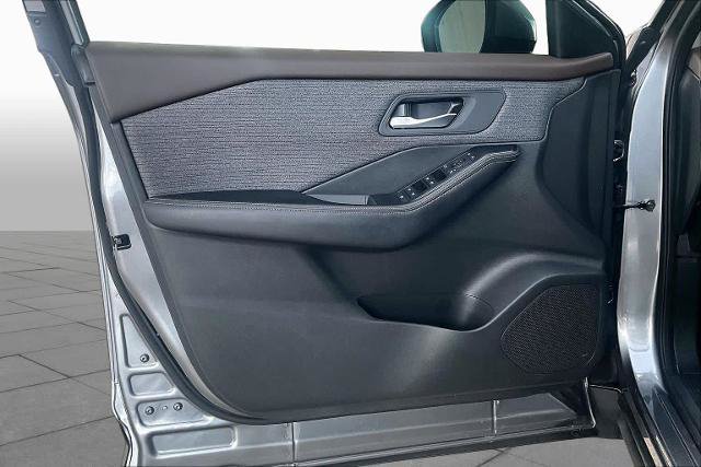 Certified 2022 Nissan Rogue SV FWD image 21