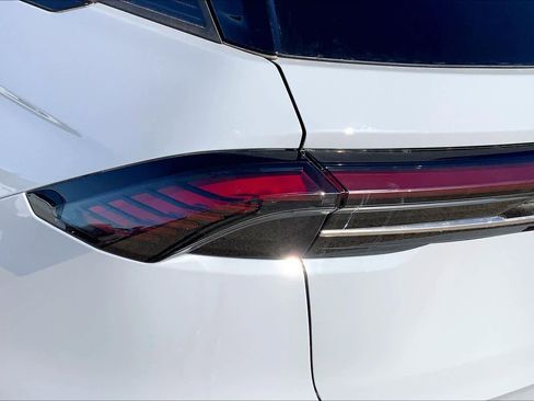 New 2026 Lincoln Nautilus Premier image 14