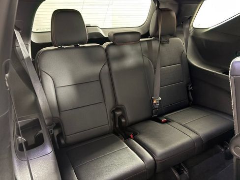 Used 2025 Chevrolet Traverse Z71 AWD/4WD image 40