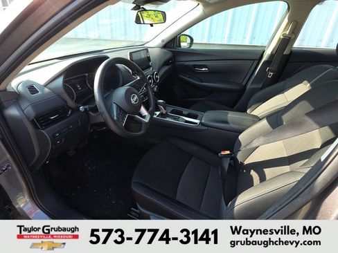 Used 2024 Nissan Sentra SV FWD image 8