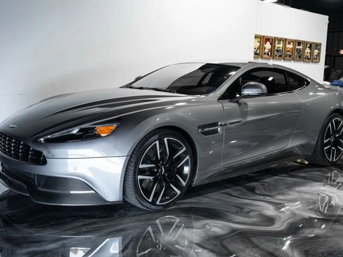 Used 2017 Aston Martin Vanquish Coupe image 16