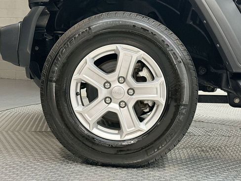 Used 2021 Jeep Wrangler Unlimited Sport image 17