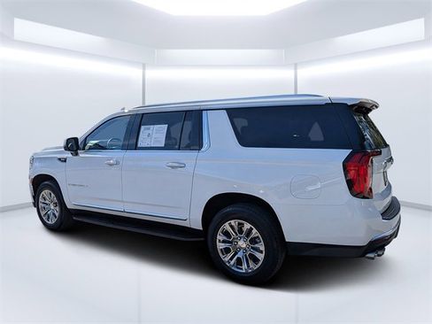 Used 2024 GMC Yukon XL Denali image 5