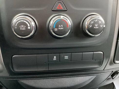 Used 2018 RAM 1500 Express AWD/4WD image 17