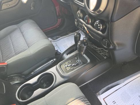 Used 2012 Jeep Wrangler Sport AWD/4WD image 12