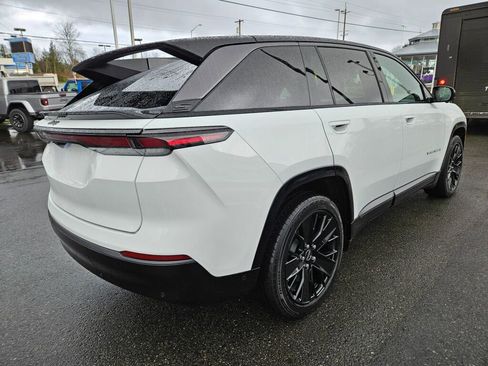 Used 2025 Jeep Wagoneer S Limited image 5