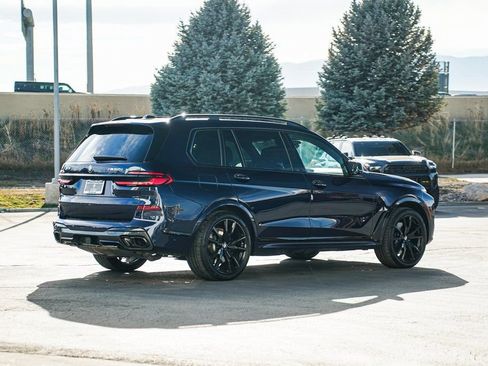 Used 2025 BMW X7 M60i image 5