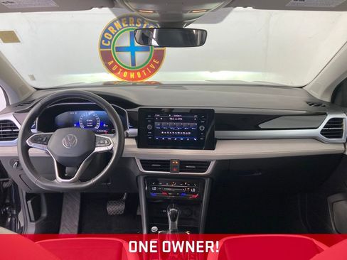 Used 2025 Volkswagen Taos SE AWD/4WD image 7