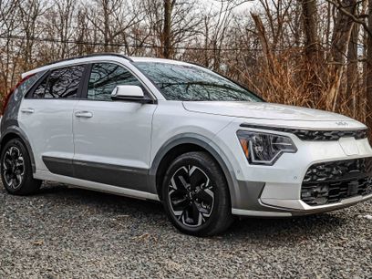 Certified 2023 Kia Niro Wave w/ Wave Preserve Package