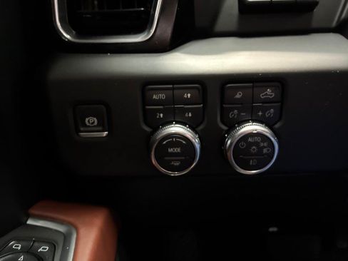 Used 2025 GMC Sierra 2500 Denali Ultimate w/ Max Trailering Package AWD/4WD image 23