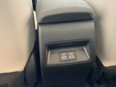 Used 2026 Toyota Corolla LE FWD image 28