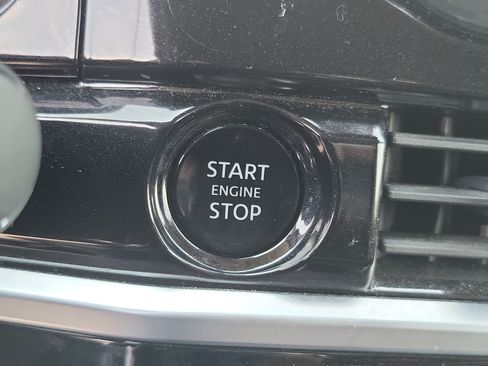 Used 2025 Nissan Pathfinder SL AWD/4WD image 26