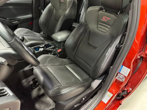 Used 2018 Ford Focus ST w/ Equipment Group 402A image 27
