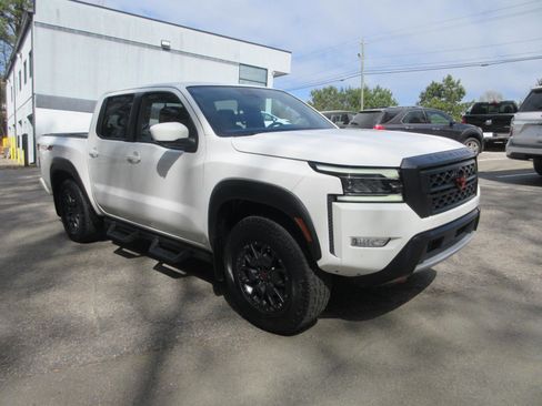 Used 2022 Nissan Frontier PRO-4X w/ Pro-4X Premium Package image 3