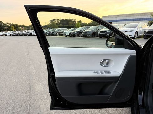 Used 2024 Hyundai Ioniq 5 SEL AWD/4WD image 14