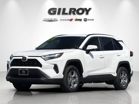 Used 2025 Toyota RAV4 LE AWD/4WD image 8