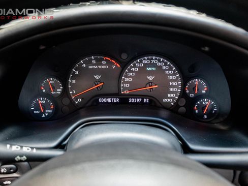 Used 2004 Chevrolet Corvette Convertible w/ Preferred Equipment Group RWD image 19