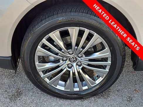 Used 2021 Toyota Venza Limited image 7
