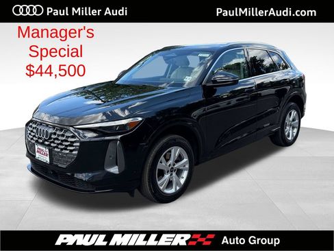 Used 2025 Audi Q5 Premium w/ Convenience Package AWD/4WD image 1
