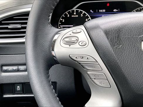Used 2018 Nissan Murano SV image 23