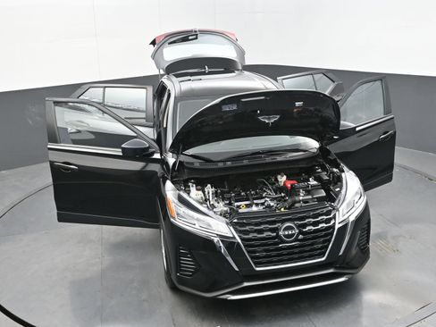 Certified 2025 Nissan Kicks Play S image 37