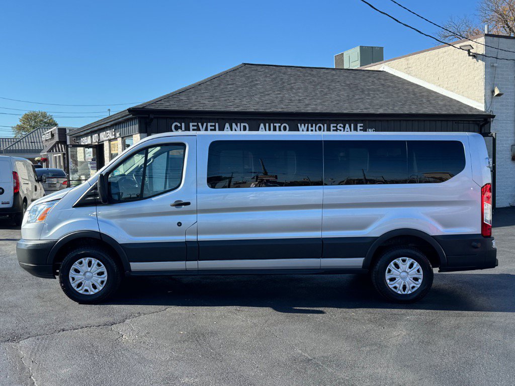 Used 2016 Ford Transit 350 XLT RWD image 2