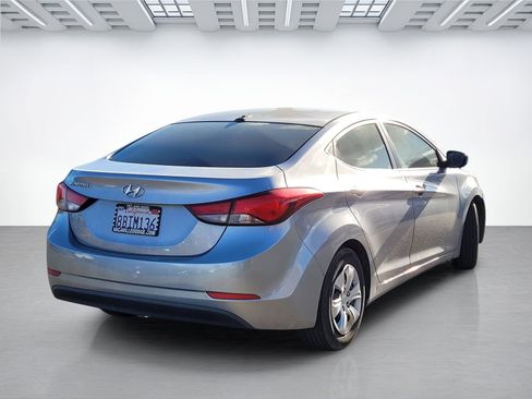 Used 2016 Hyundai Elantra SE image 11
