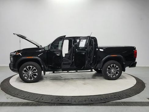 Used 2025 GMC Canyon Denali AWD/4WD image 12