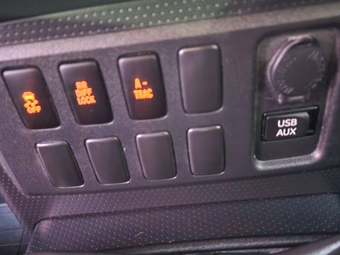 Used 2013 Toyota FJ Cruiser 4WD image 29