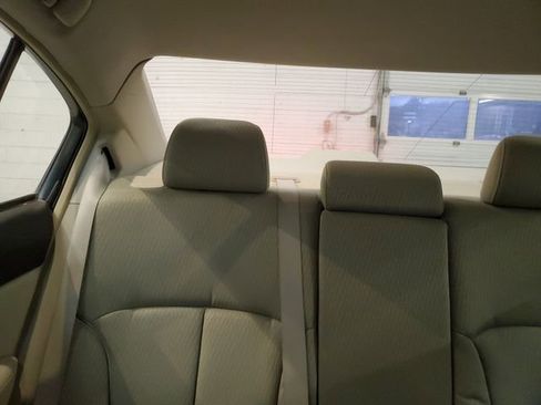 Used 2010 Subaru Legacy 2.5i Premium image 21