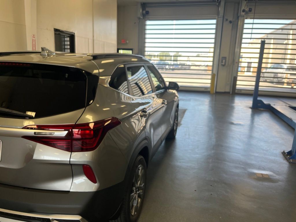 Used 2023 Kia Seltos S AWD/4WD image 6
