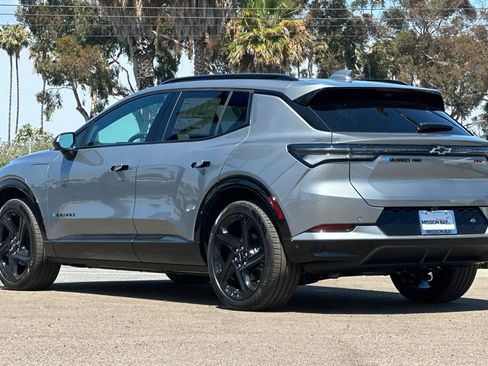 New 2025 Chevrolet Equinox EV RS image 6