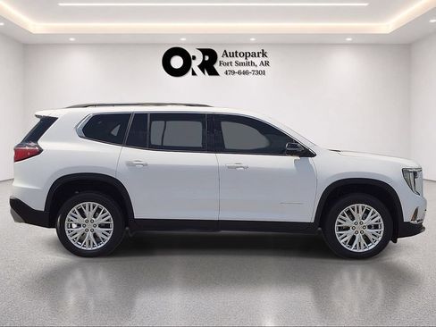 Used 2024 GMC Acadia Elevation w/ Luxury Package FWD image 5