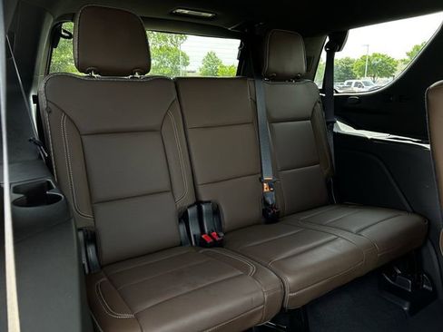 Used 2021 Chevrolet Tahoe High Country w/ Premium Package 2 RWD image 32