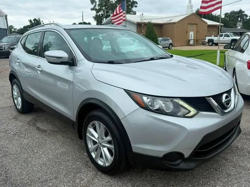 Used 2017 Nissan Rogue Sport SV FWD image 2