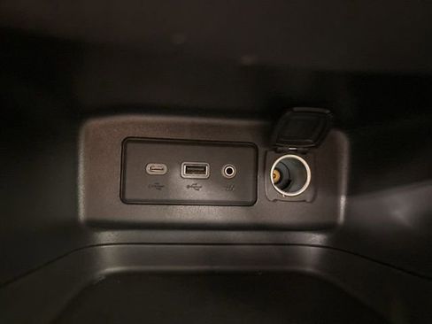 Used 2020 Chevrolet Equinox LT FWD image 25