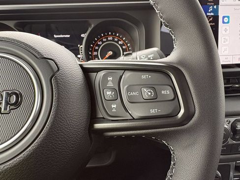 New 2026 Jeep Wrangler Unlimited Rubicon AWD/4WD image 17