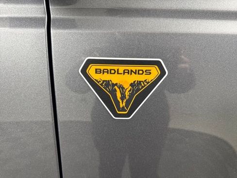 Used 2023 Ford Bronco Badlands image 18