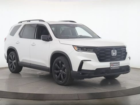 Used 2025 Honda Pilot Black Edition image 2