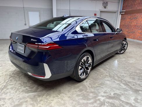 New 2026 BMW 530i xDrive w/ Premium Package AWD/4WD image 4