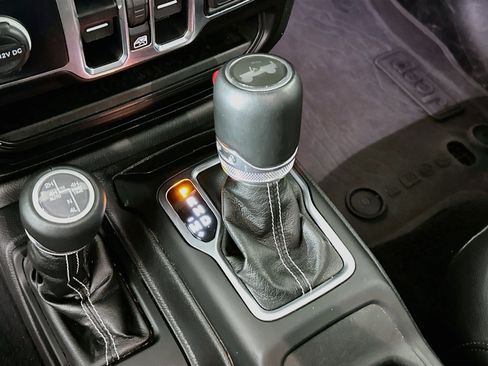 Used 2023 Jeep Wrangler Unlimited Sahara AWD/4WD image 24