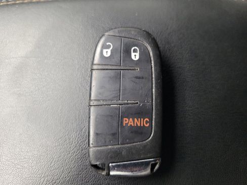 Used 2019 Jeep Compass Latitude FWD image 32
