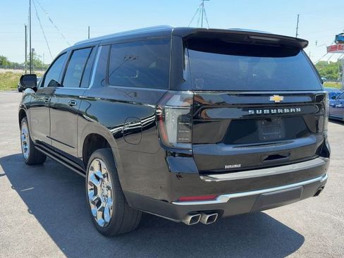 Used 2025 Chevrolet Suburban High Country AWD/4WD image 5