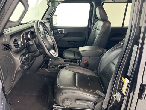 Used 2023 Jeep Wrangler Unlimited Sahara w/ Cold Weather Group AWD/4WD image 17