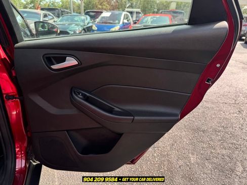 Used 2015 Ford Focus SE w/ Reverse Sensing Package FWD image 18