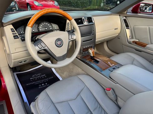 Used 2005 Cadillac XLR image 36