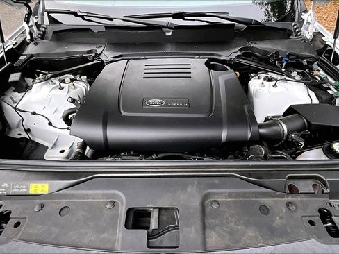 Used 2024 Land Rover Discovery S image 26