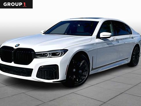 Used 2022 BMW 740i w/ M Sport Package image 1
