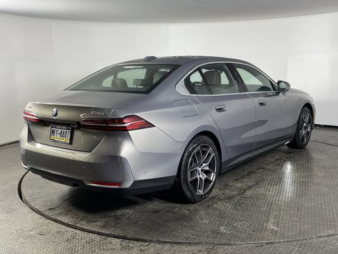 Used 2026 BMW 530i xDrive w/ Premium Package image 6